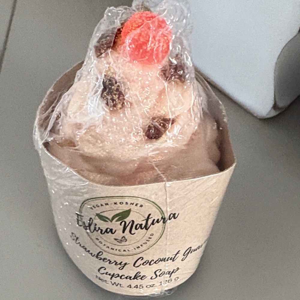 Eslira Natura Strawberry Coconut Cupcake Soap